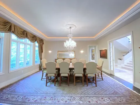 8 Crete Court Toronto ON M3C 2N6