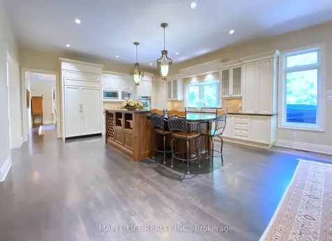8 Crete Court Toronto ON M3C 2N6