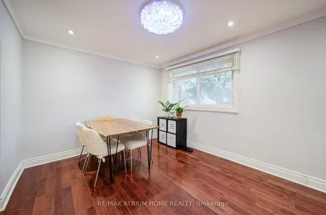 18 Doverwood Court Toronto ON M2M 2G7