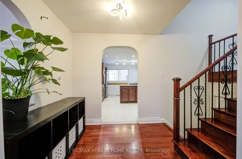 18 Doverwood Court Toronto ON M2M 2G7