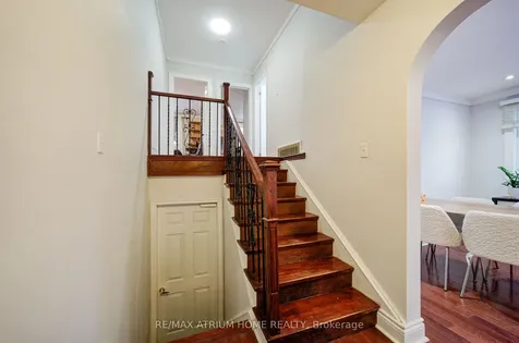 18 Doverwood Court Toronto ON M2M 2G7