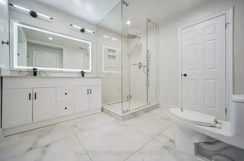 18 Doverwood Court Toronto ON M2M 2G7