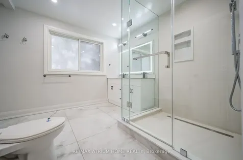 18 Doverwood Court Toronto ON M2M 2G7
