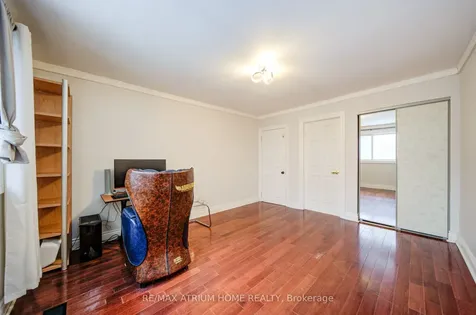 18 Doverwood Court Toronto ON M2M 2G7