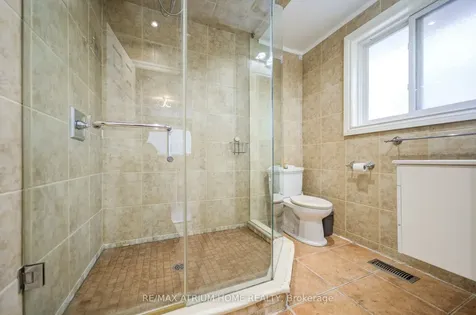 18 Doverwood Court Toronto ON M2M 2G7