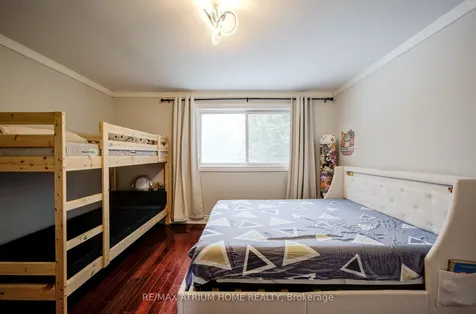 18 Doverwood Court Toronto ON M2M 2G7