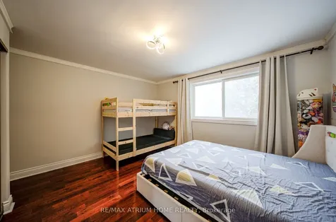 18 Doverwood Court Toronto ON M2M 2G7