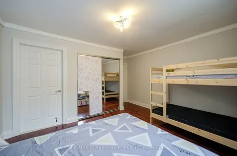 18 Doverwood Court Toronto ON M2M 2G7