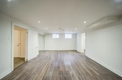 18 Doverwood Court Toronto ON M2M 2G7
