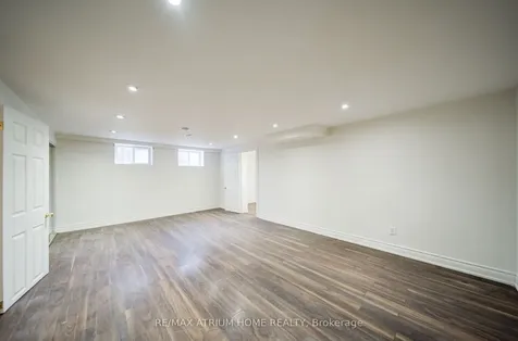 18 Doverwood Court Toronto ON M2M 2G7