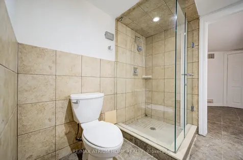 18 Doverwood Court Toronto ON M2M 2G7