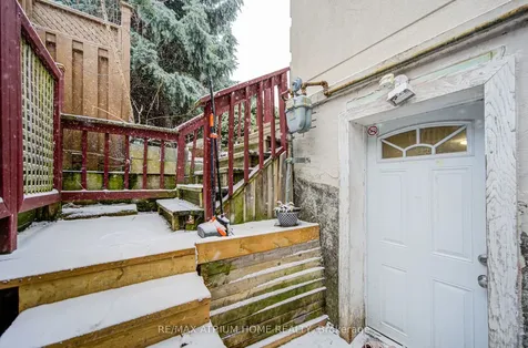 18 Doverwood Court Toronto ON M2M 2G7