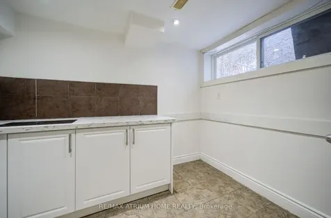 18 Doverwood Court Toronto ON M2M 2G7