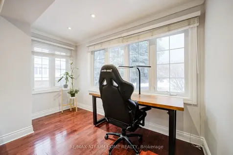 18 Doverwood Court Toronto ON M2M 2G7