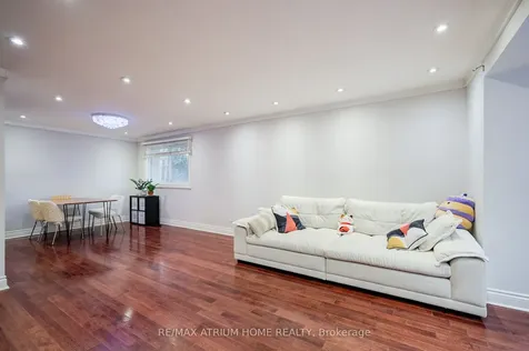 18 Doverwood Court Toronto ON M2M 2G7