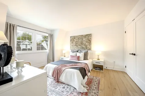 240 Broadway Avenue Toronto ON M4P 1V9