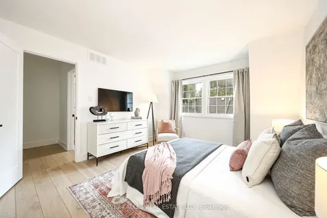 240 Broadway Avenue Toronto ON M4P 1V9