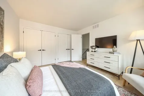 240 Broadway Avenue Toronto ON M4P 1V9
