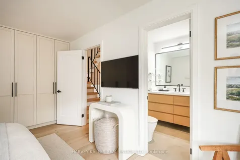 240 Broadway Avenue Toronto ON M4P 1V9