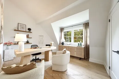 240 Broadway Avenue Toronto ON M4P 1V9