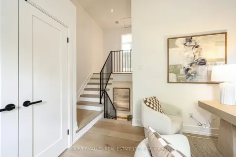 240 Broadway Avenue Toronto ON M4P 1V9