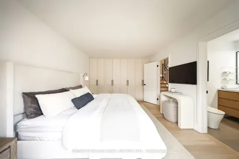 240 Broadway Avenue Toronto ON M4P 1V9