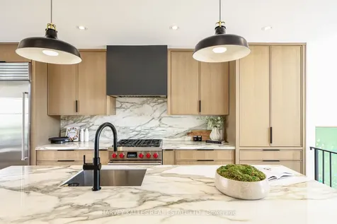 240 Broadway Avenue Toronto ON M4P 1V9