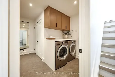 240 Broadway Avenue Toronto ON M4P 1V9