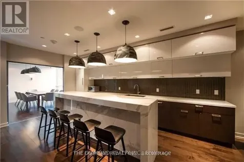 8 Mercer Street Toronto ON M5V 0C4