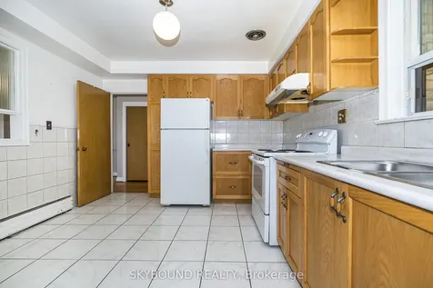 44 Tinder Crescent Toronto ON M4A 1L3