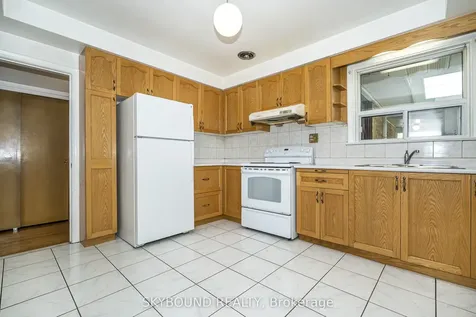 44 Tinder Crescent Toronto ON M4A 1L3