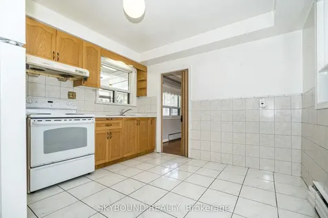 44 Tinder Crescent Toronto ON M4A 1L3