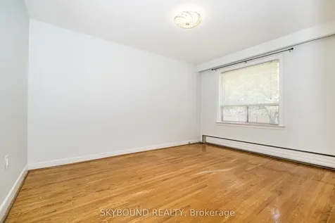 44 Tinder Crescent Toronto ON M4A 1L3