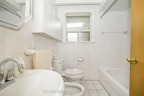 44 Tinder Crescent Toronto ON M4A 1L3