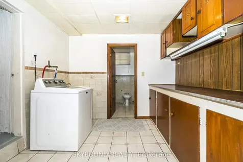 44 Tinder Crescent Toronto ON M4A 1L3