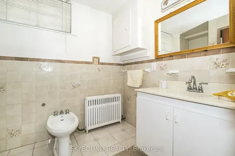 44 Tinder Crescent Toronto ON M4A 1L3
