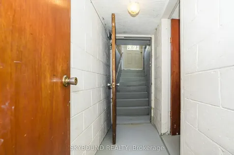 44 Tinder Crescent Toronto ON M4A 1L3