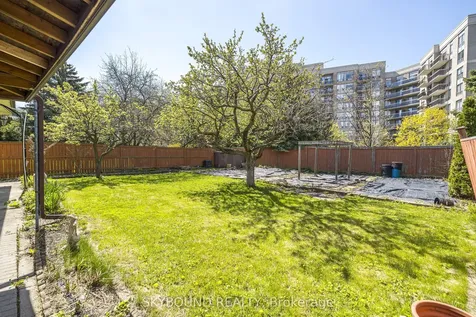 44 Tinder Crescent Toronto ON M4A 1L3