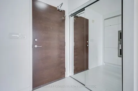 21 Iceboat Terrace Toronto ON M5V 4A9
