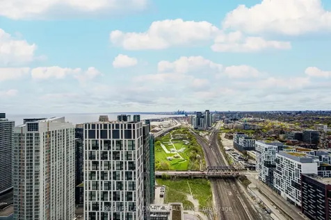 21 Iceboat Terrace Toronto ON M5V 4A9