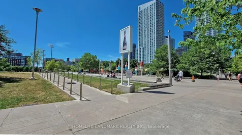 21 Iceboat Terrace Toronto ON M5V 4A9