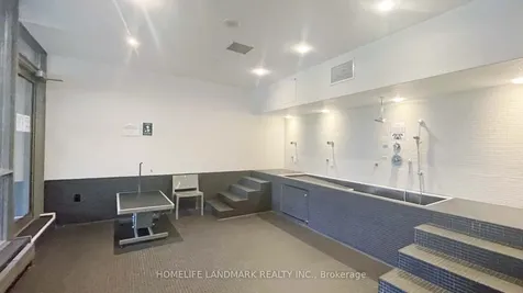 21 Iceboat Terrace Toronto ON M5V 4A9