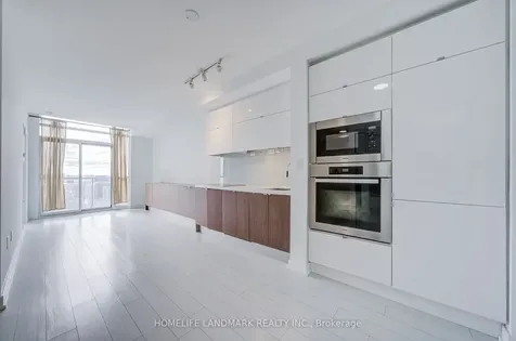 21 Iceboat Terrace Toronto ON M5V 4A9