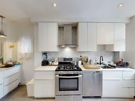 91 Olive Avenue Toronto ON M6G 1V2
