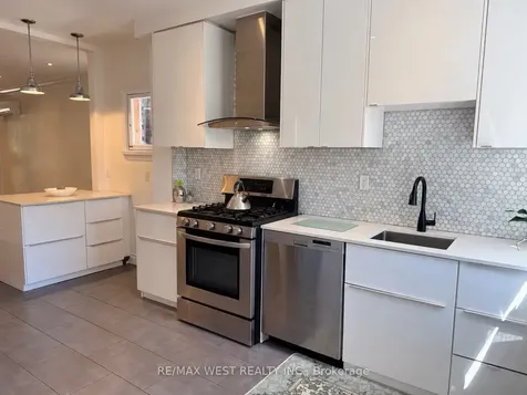 91 Olive Avenue Toronto ON M6G 1V2