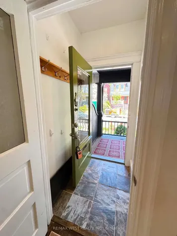 91 Olive Avenue Toronto ON M6G 1V2