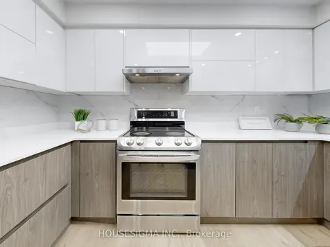 423 Connaught Avenue Toronto ON M2R 2M4