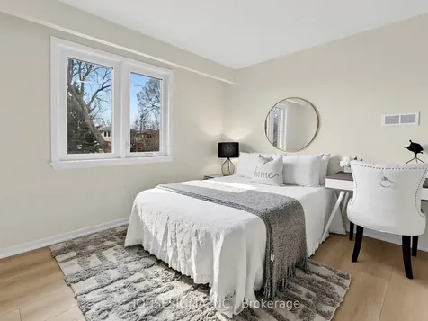 423 Connaught Avenue Toronto ON M2R 2M4