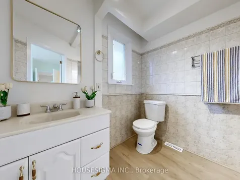 423 Connaught Avenue Toronto ON M2R 2M4