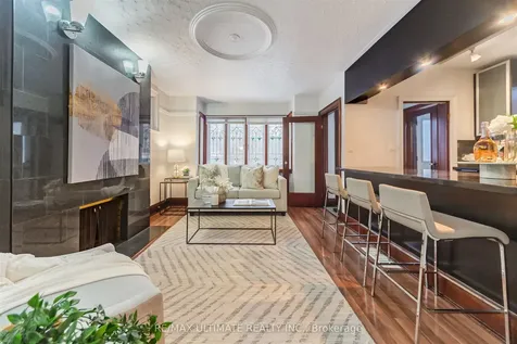 46 Lorindale Avenue Toronto ON M5M 3C2